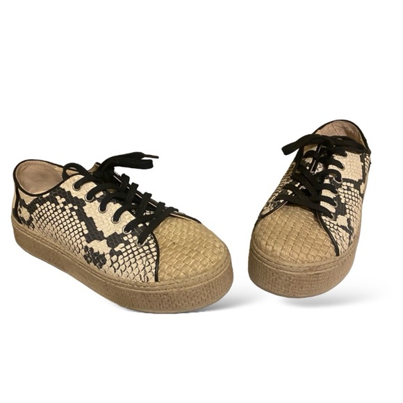 Vince Camuto Calitrie Shoes - Picture 1 of 3